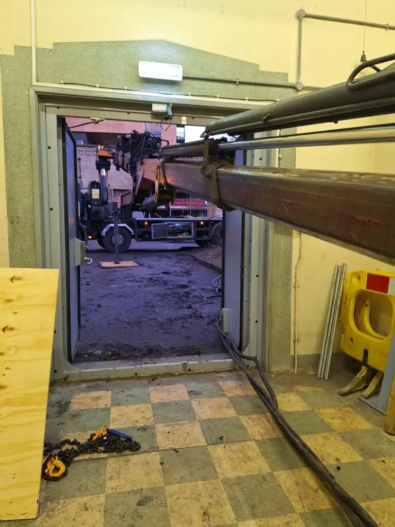 lift rigg uk machine removal 12 - Lift Rigg UK
