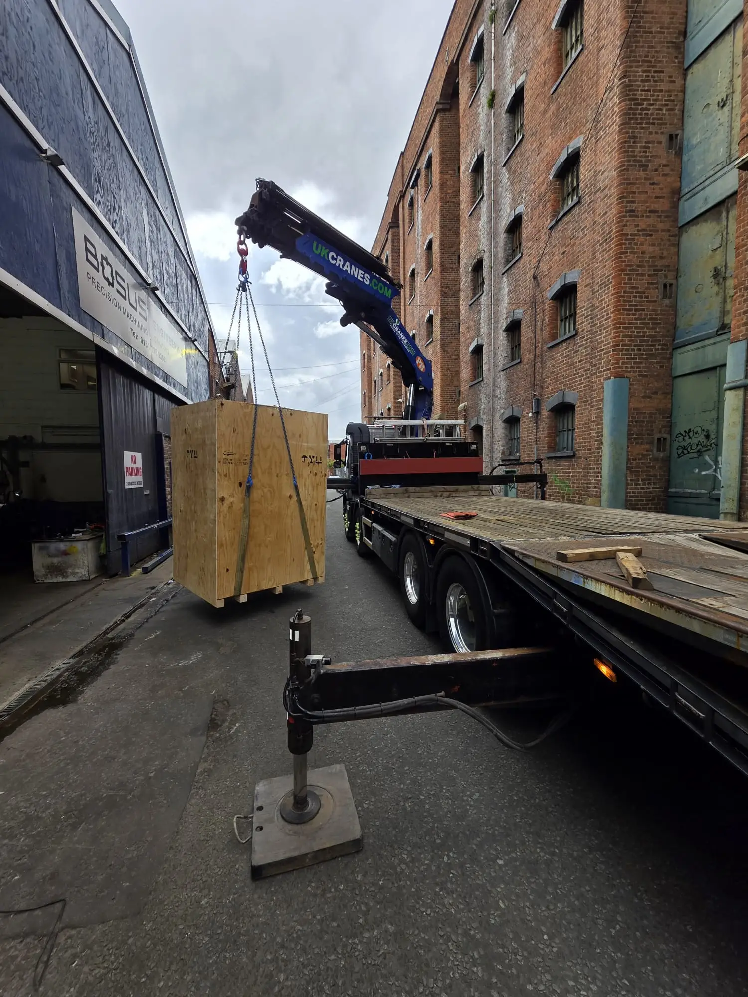 lift rigg uk crane hiab hire 21 - Lift Rigg UK