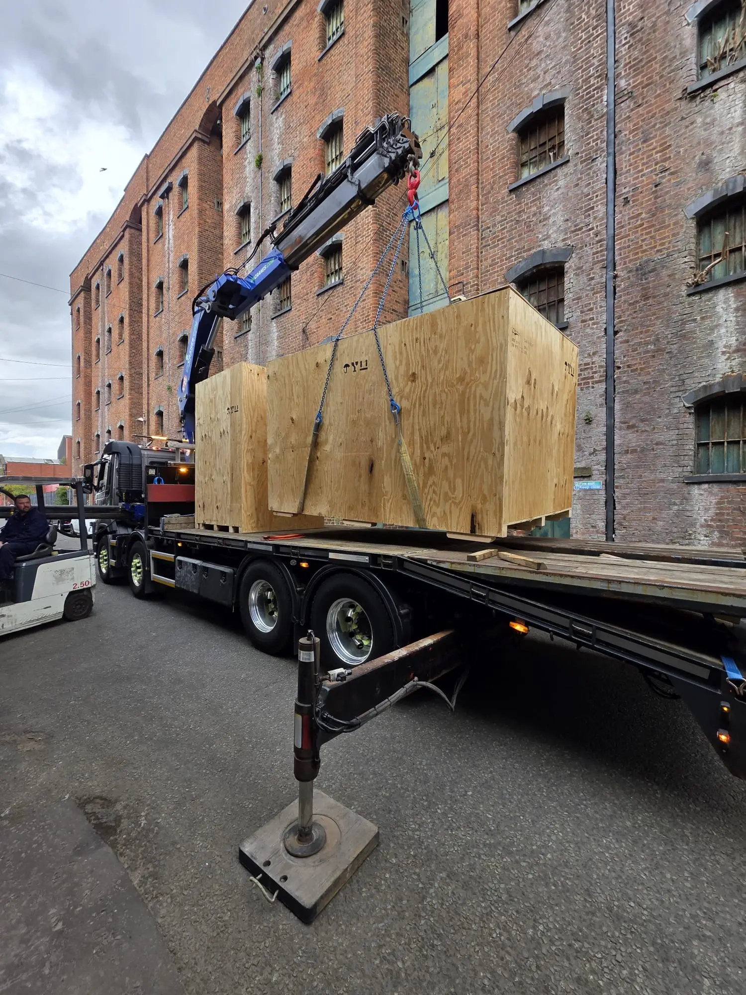lift rigg uk crane hiab hire 25 - Lift Rigg UK