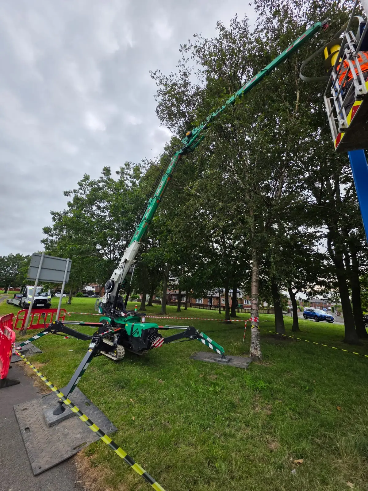 lift rigg uk spider crane hire 4 - Lift Rigg UK
